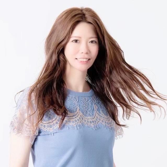 代表 峯﨑 淳子